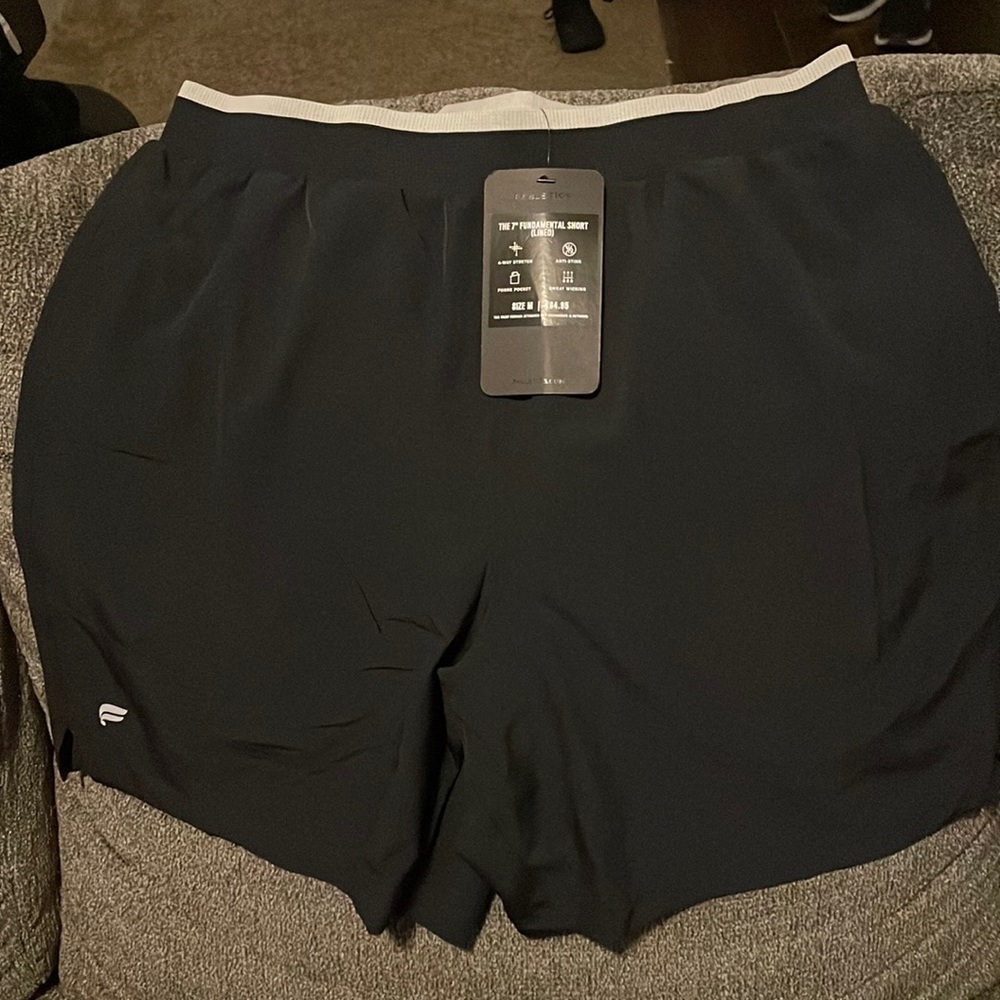 Fabletics fundamental short size M